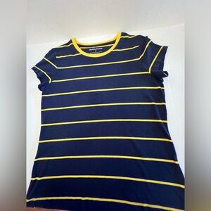 CALVIN KLEIN JEANS TEE SHIRT. NAVY AND YELLOW. BOYS MEDIUM